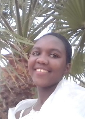Desiree, 20, Namibia, Windhoek
