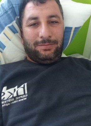 Yasin, 35, Türkiye Cumhuriyeti, İstanbul