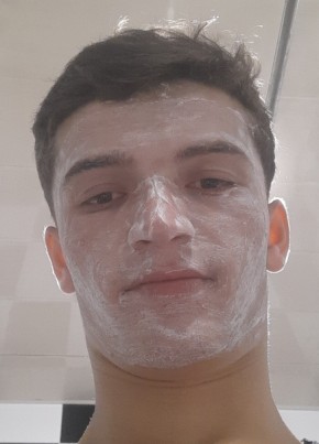 Амин из Душанбе 19 лет