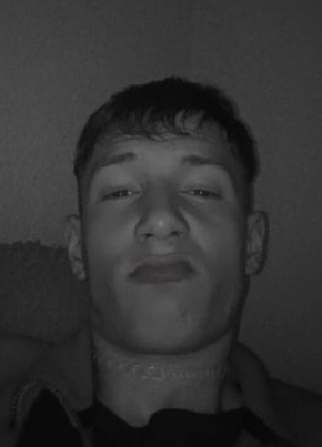 Karlitos из Osijek 19 лет