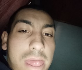 Enzo, 22, Santa Rosa