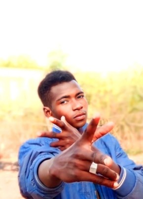 SNOBI ONE, 18, République du Mali, Bamako