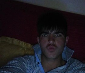 Alessandro, 26, Palagonia