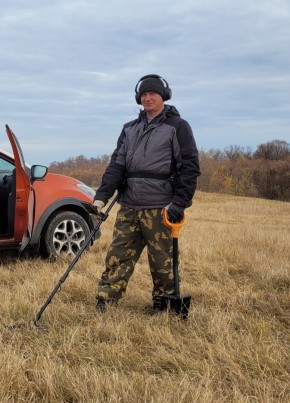 Максим из Омска 48 лет
