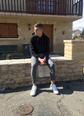 Nathan, 24, République Française, Brive-la-Gaillarde