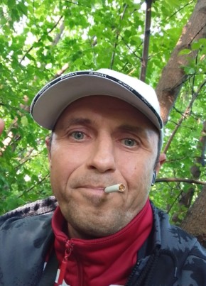 Дмитрий из Каменск-Уральския 23 года