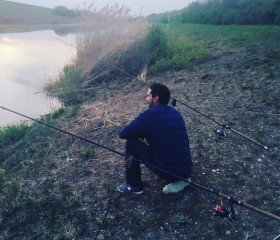 Maki Piton, 31, Gabcikovo