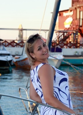Анна, 45, Россия, Новомышастовская