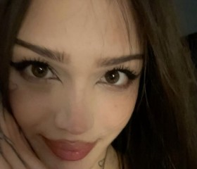 Lena, 19, Amsterdam