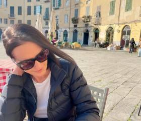 Viktoria, 43, Florence