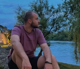 Pavel, 34, Muscat