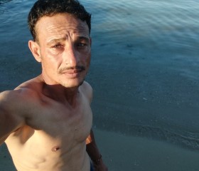 Ali, 39, Pescara