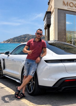 Salah Bousbaa из Algiers 33 года