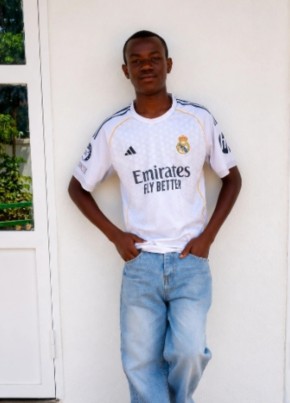 Mukunzi Djarudi из Kigali 18 лет