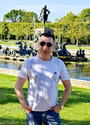 Максим из Санкт-Петербурга 43 года