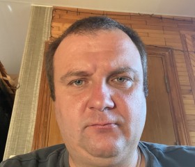 Serhii, 40, Amiens