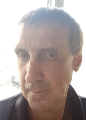 Олег из Саратова 54 года
