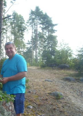 Илья, 61, Россия, Санкт-Петербург