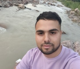 Ramzi, 25, Algiers