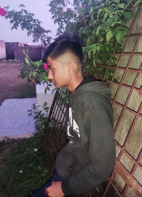 Gaurav, 18, India, Bhainsdehi