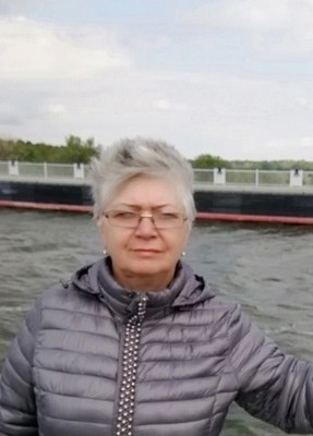 Лариса, 67, Россия, Санкт-Петербург