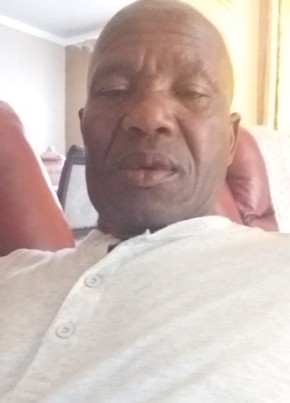 PAPI LETSOKU, 56, iRiphabhuliki yase Ningizimu Afrika, Klerksdorp