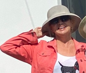 Masha, 57, Athens