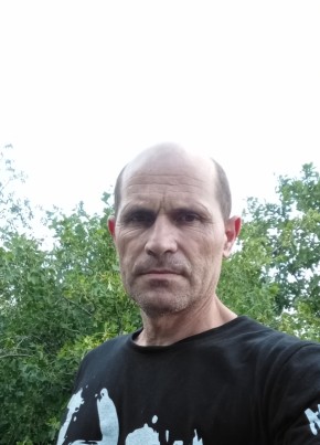 Андрей из Морозовска 47 лет