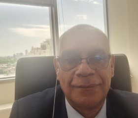 Karim, 51, Astana
