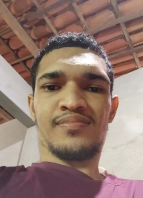Gustavo Santos из Delmiro Gouveia 23 года