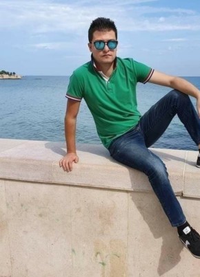 Aldo, 21, Repubblica Italiana, Corato