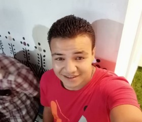 Mahmoud, 18, Faraskur