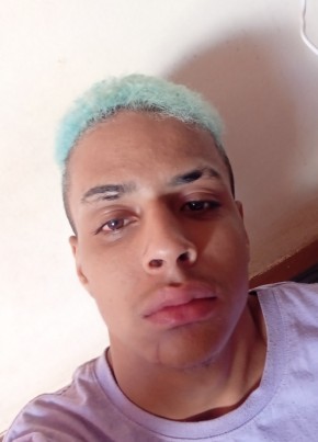 Matheus из Santa Helena de Goiás 19 лет