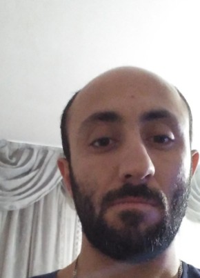 Mehmet Zihni, 36, Türkiye Cumhuriyeti, Erdek