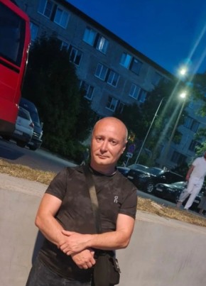 Илья из Сланцы 45 лет