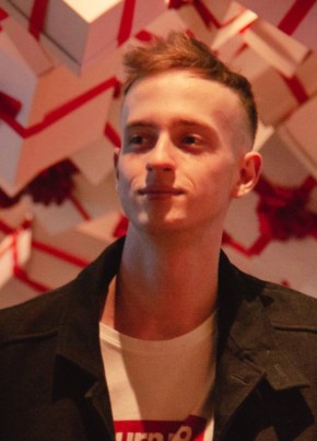 Alex из Frankfurt am Main 24 года