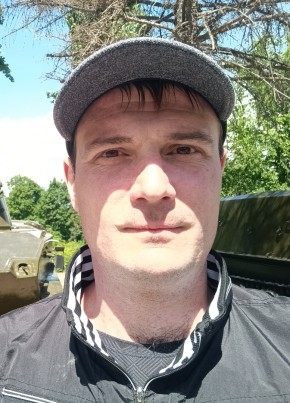 Максим из Саратова 38 лет