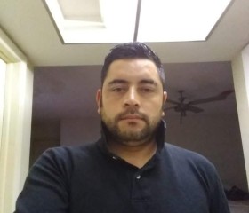 Yosmar, 18, Guatemala City