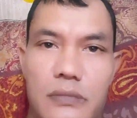 Rindu, 41, Jakarta