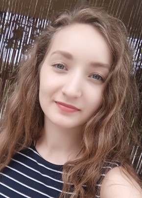 лилия, 23, Україна, Хуст