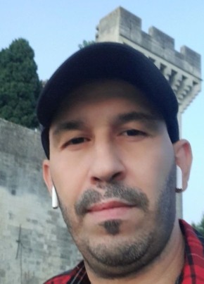 Moh, 44, République Française, Tarascon