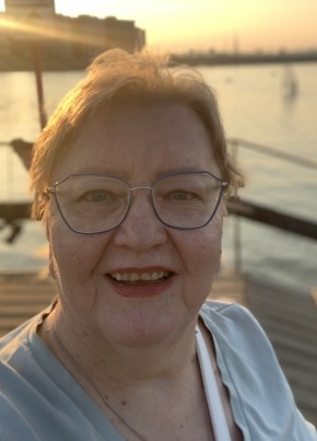 Елена из Иркутска 57 лет