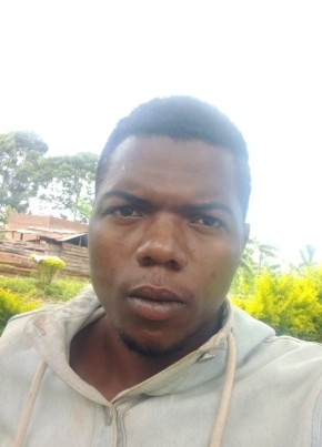 Frank, 25, Uganda, Kayunga