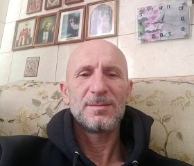 nikoloz, 50, Tbilisi