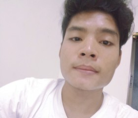 Paing, 22, Khlong Luang