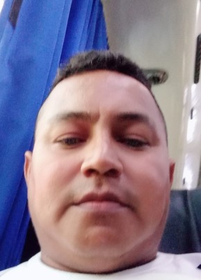 José Gabriel, 43, República del Ecuador, Guayaquil