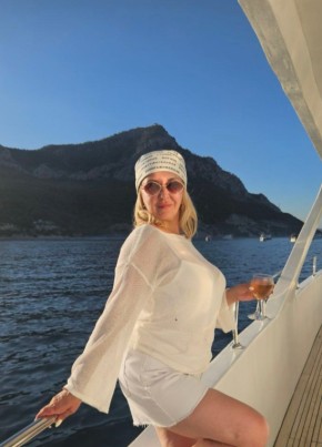 Elena, 46, Russia, Moscow