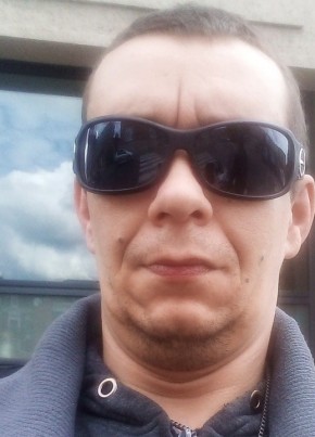 Cedric, 43, République Française, Béziers