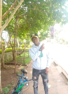 Justus, 19, Kenya, Nairobi