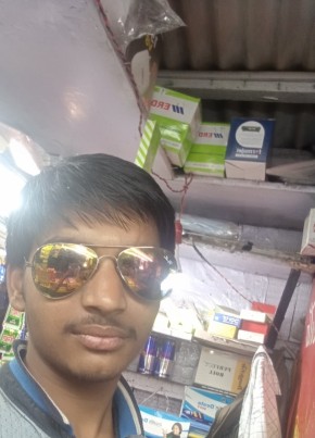 Manjeet, 18, India, Delhi